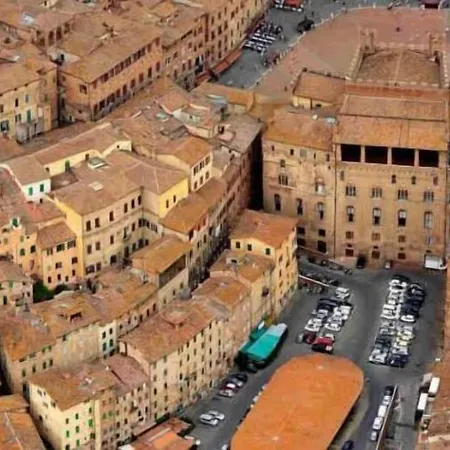 Residenza D'epoca Le Aquile Oda ve Kahvaltı Siena